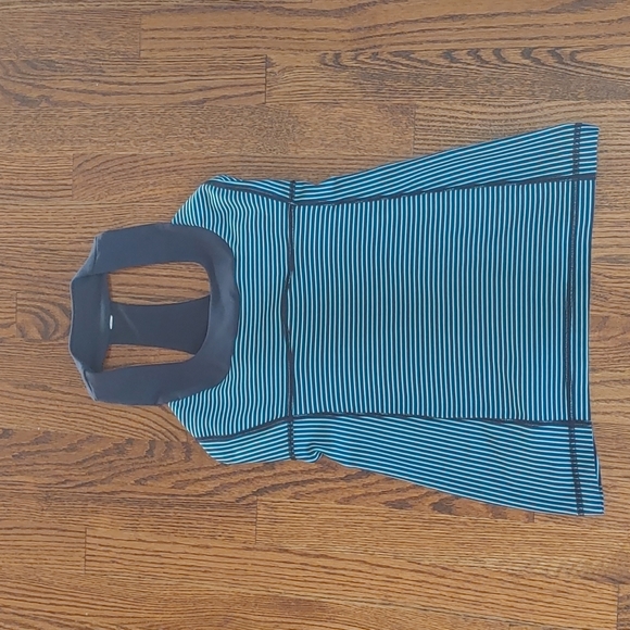 Lululemon Scoop Tank Size 6 - Picture 1 of 6